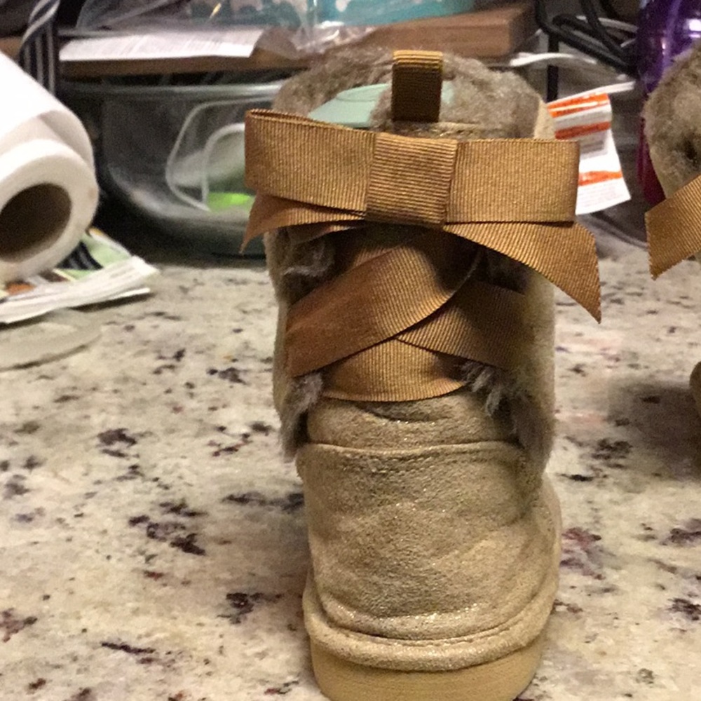 Toddler size 4 boots - Picture 4 of 7